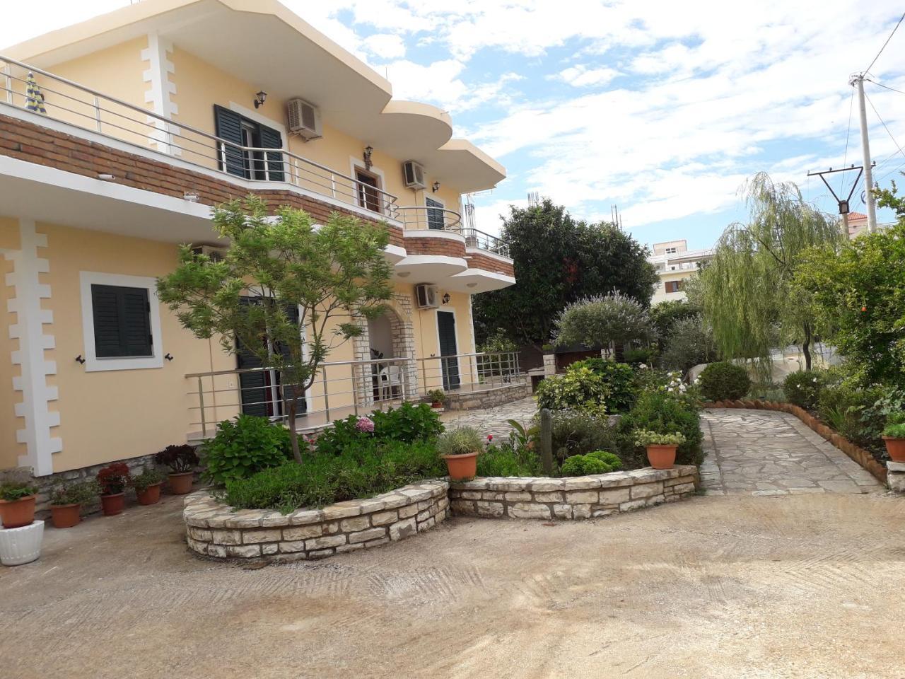 Villa Violeta Ксамил Екстериор снимка